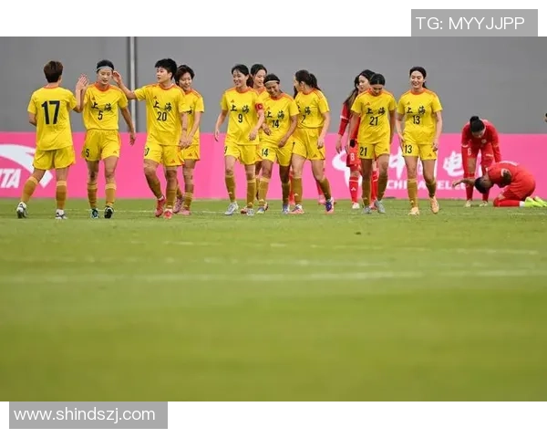 重庆足球队与上海足球队赛后分析个人能力的深度对比与启示