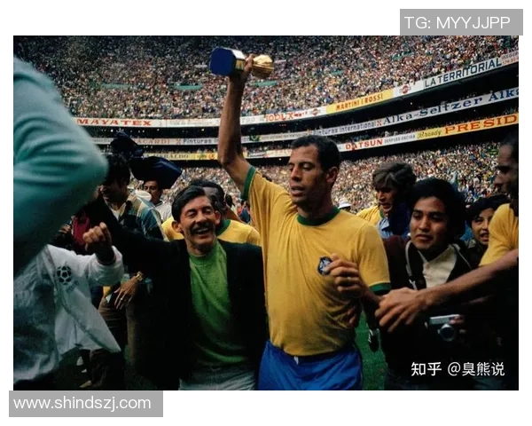 巴西足球传奇卡洛斯的辉煌生涯与对足球的深远影响